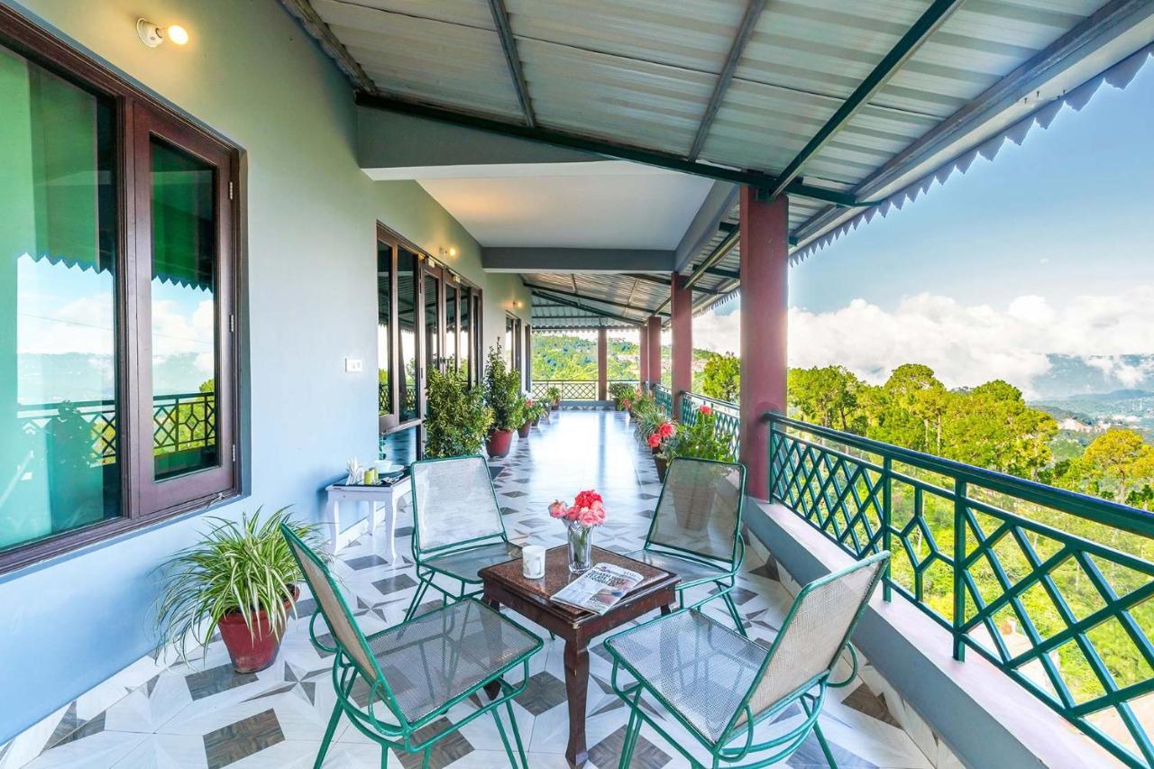 Stayvista At Cecil Cottages With Barbeque, Hill View Kasauli Zewnętrze zdjęcie