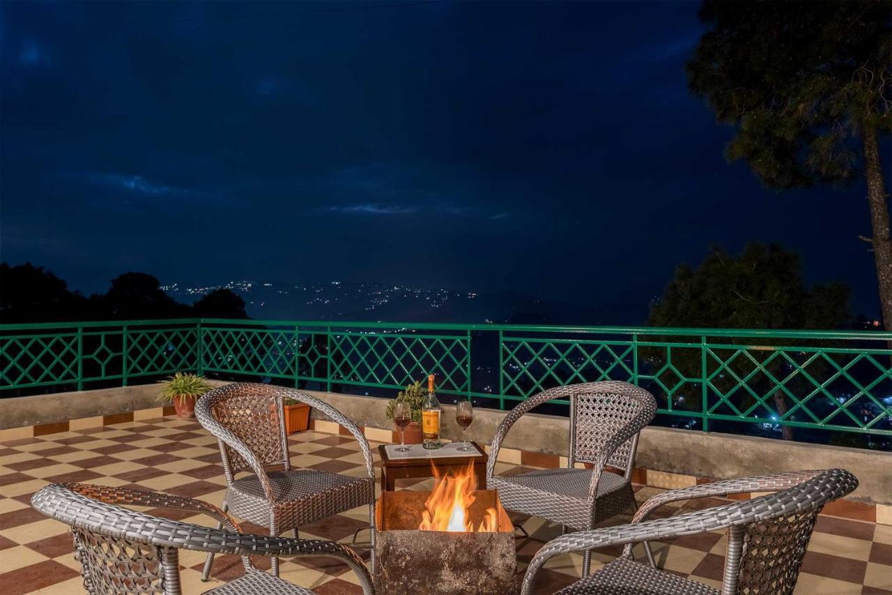 Stayvista At Cecil Cottages With Barbeque, Hill View Kasauli Zewnętrze zdjęcie