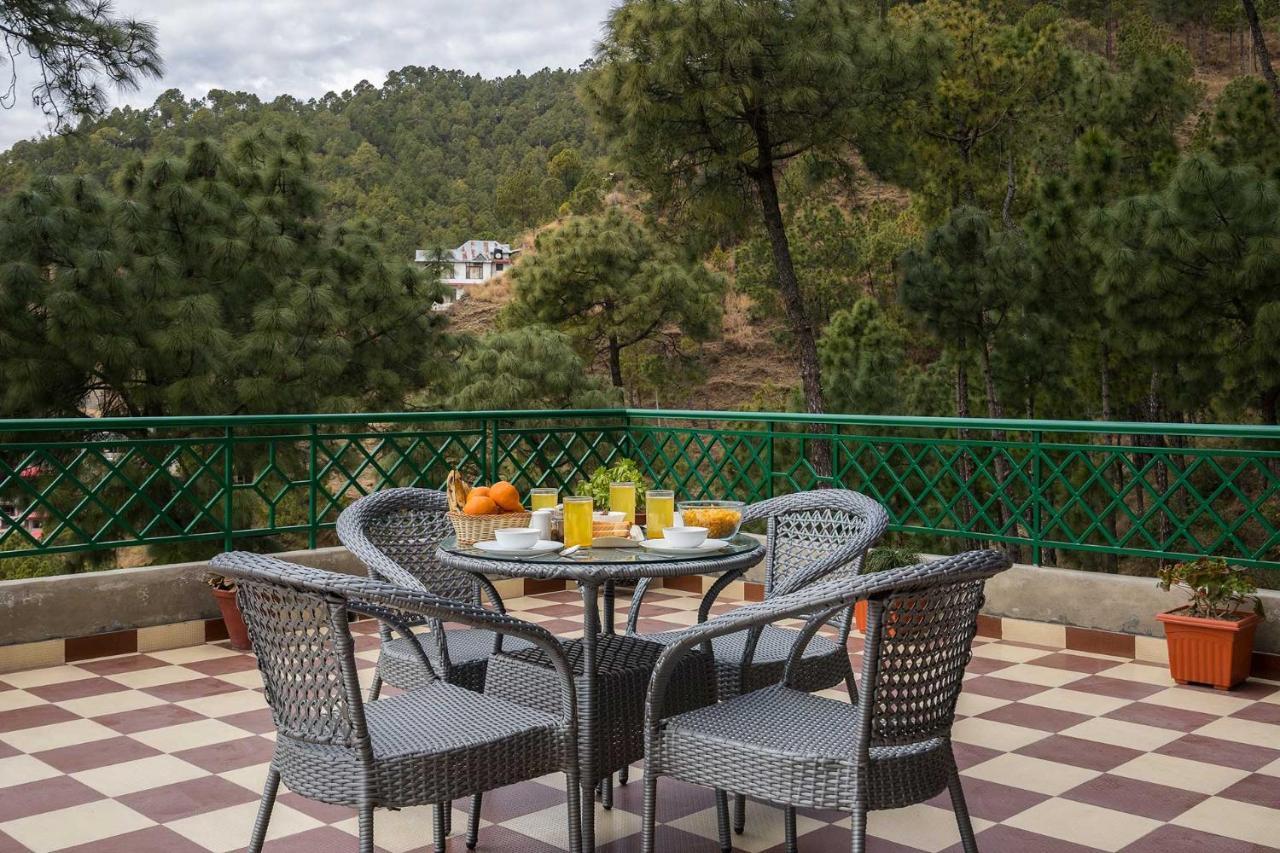 Stayvista At Cecil Cottages With Barbeque, Hill View Kasauli Zewnętrze zdjęcie
