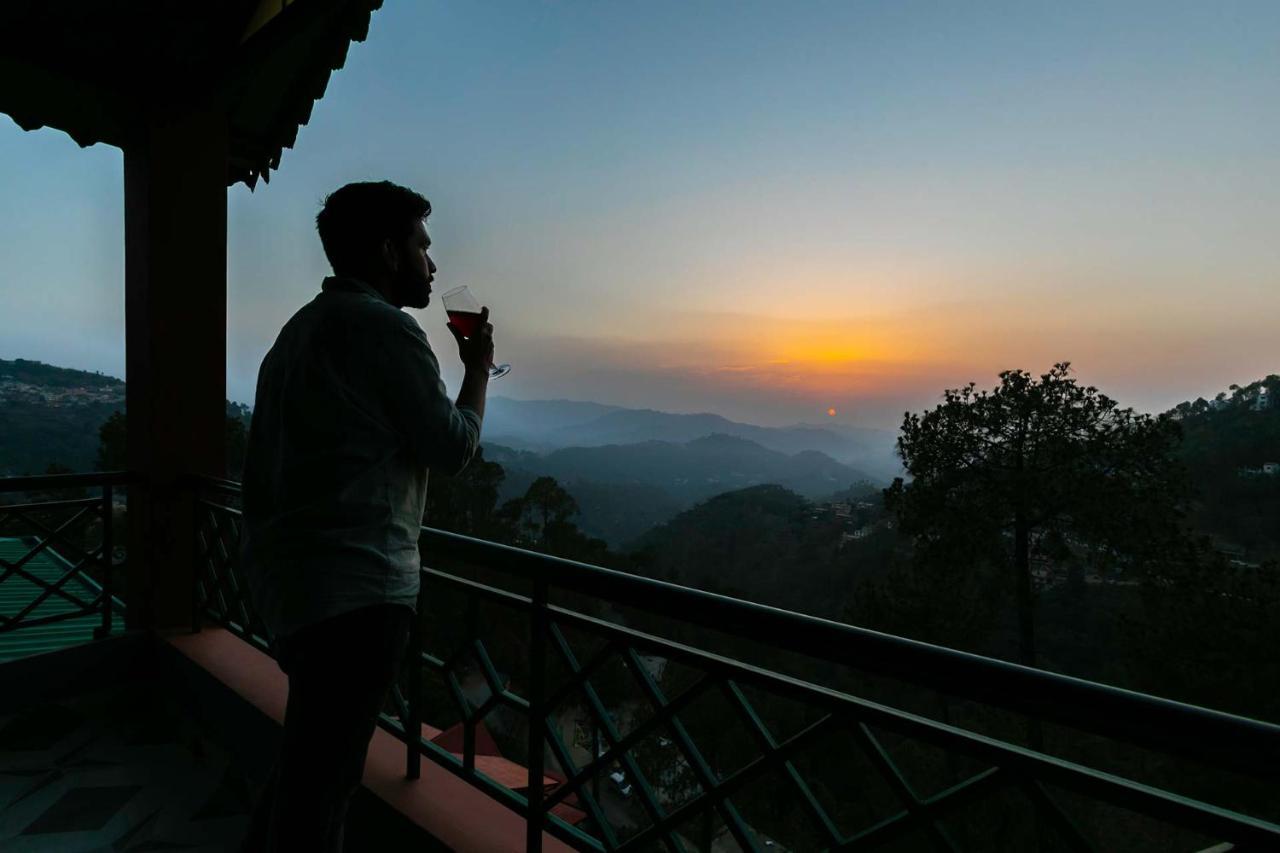Stayvista At Cecil Cottages With Barbeque, Hill View Kasauli Zewnętrze zdjęcie
