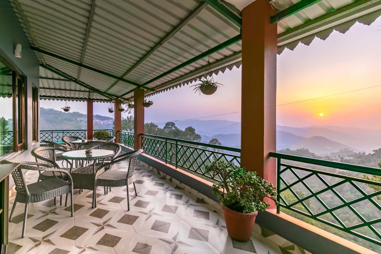 Stayvista At Cecil Cottages With Barbeque, Hill View Kasauli Zewnętrze zdjęcie