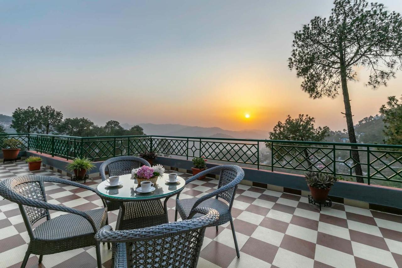 Stayvista At Cecil Cottages With Barbeque, Hill View Kasauli Zewnętrze zdjęcie