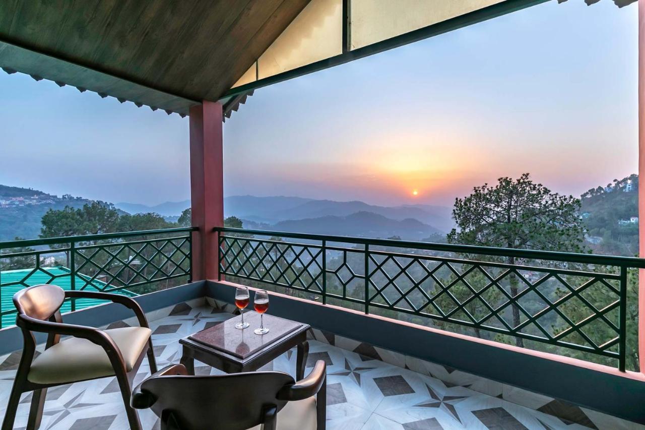 Stayvista At Cecil Cottages With Barbeque, Hill View Kasauli Zewnętrze zdjęcie