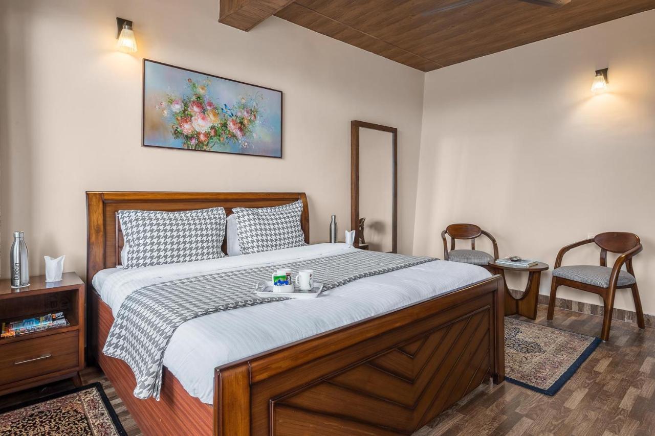 Stayvista At Cecil Cottages With Barbeque, Hill View Kasauli Zewnętrze zdjęcie