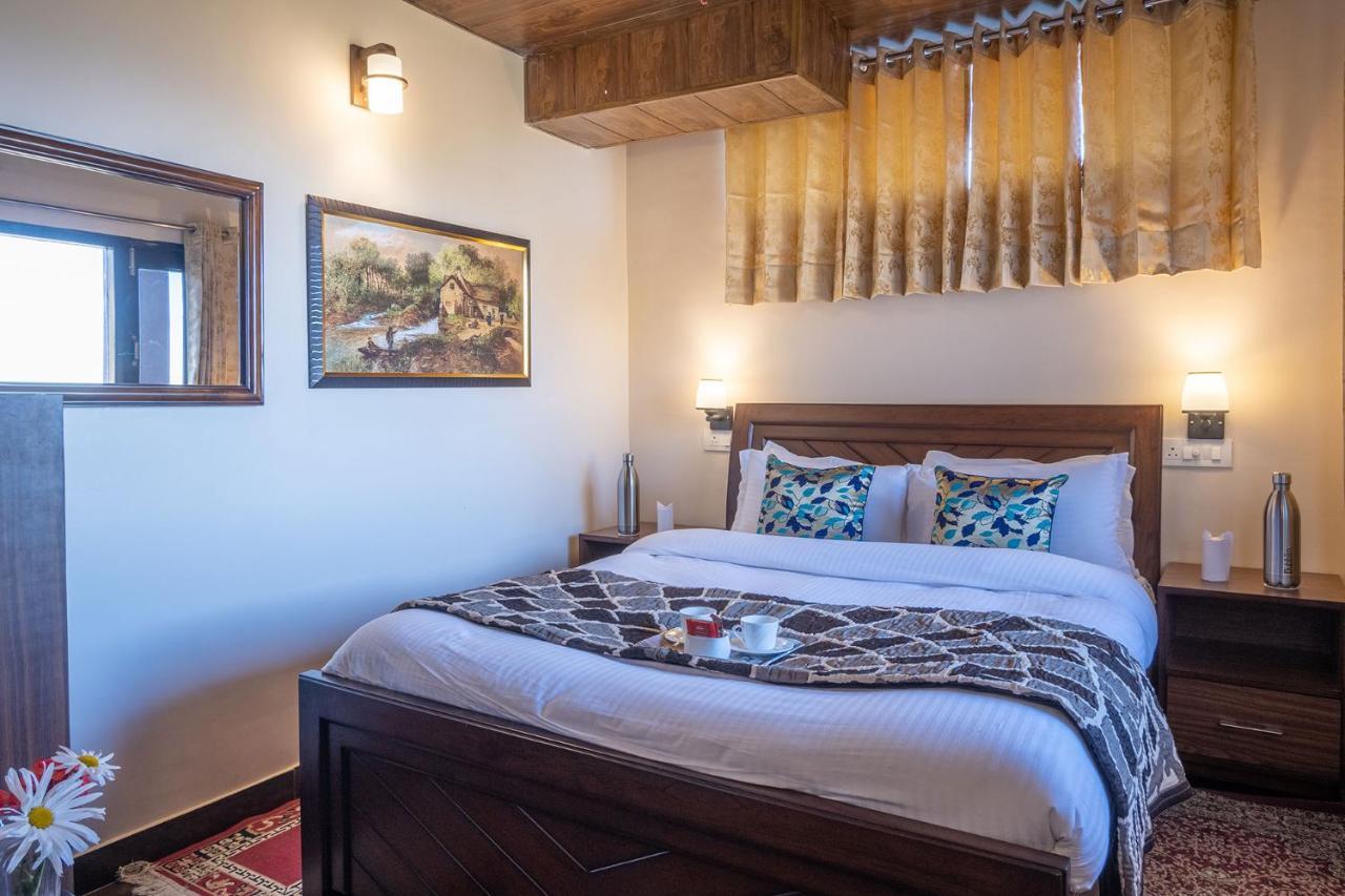Stayvista At Cecil Cottages With Barbeque, Hill View Kasauli Zewnętrze zdjęcie